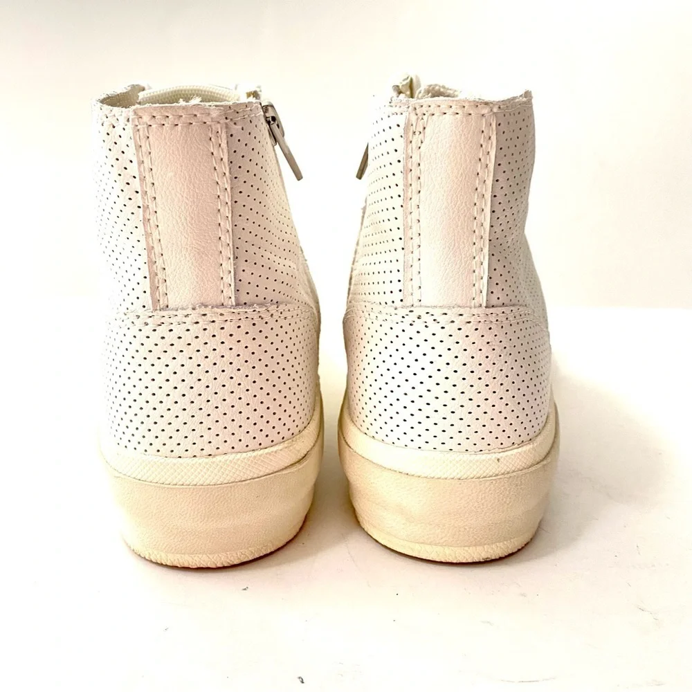 Dolce Vita Zohara White High-Top Sneaker Shoes Sz 8.5 Perforated Leather Slip On